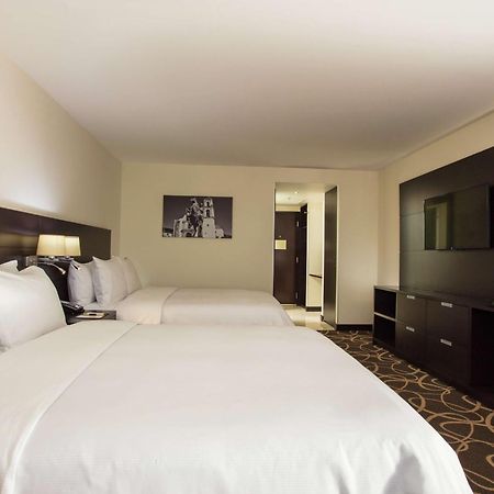 Doubletree By Hilton Toluca Hotel Buitenkant foto