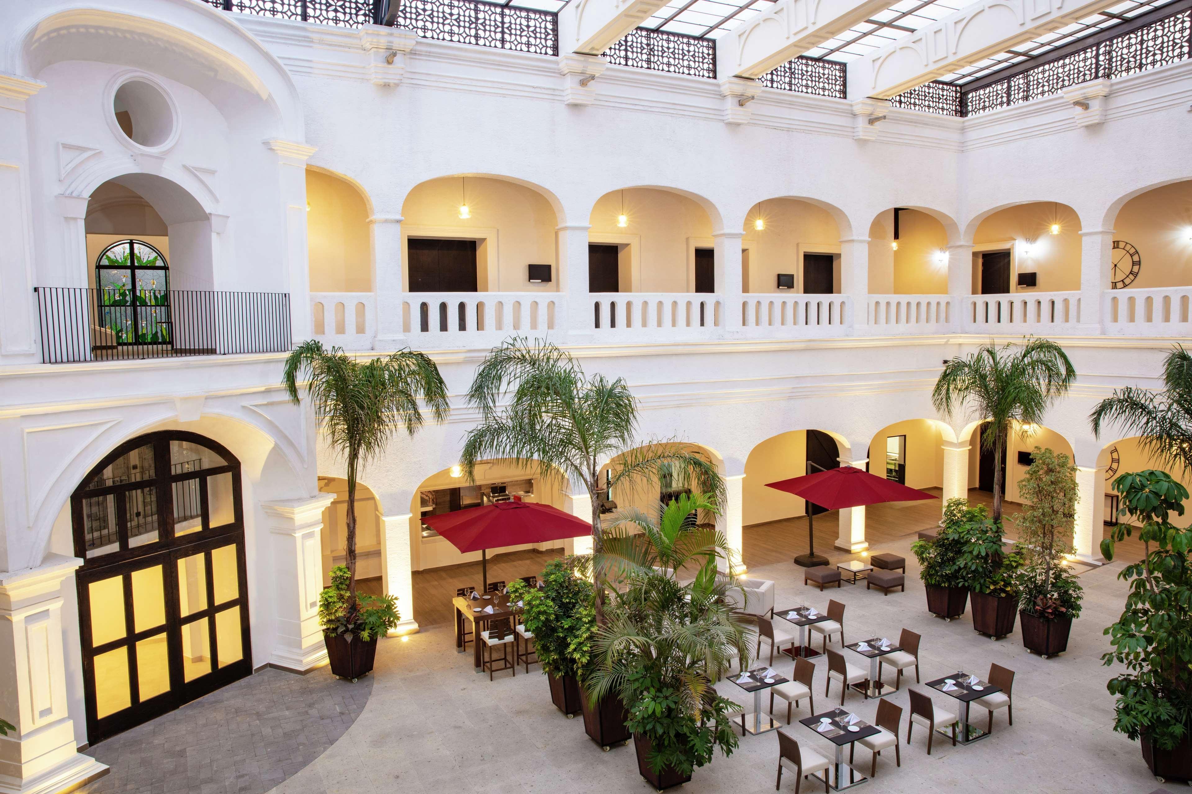 Doubletree By Hilton Toluca Hotel Buitenkant foto