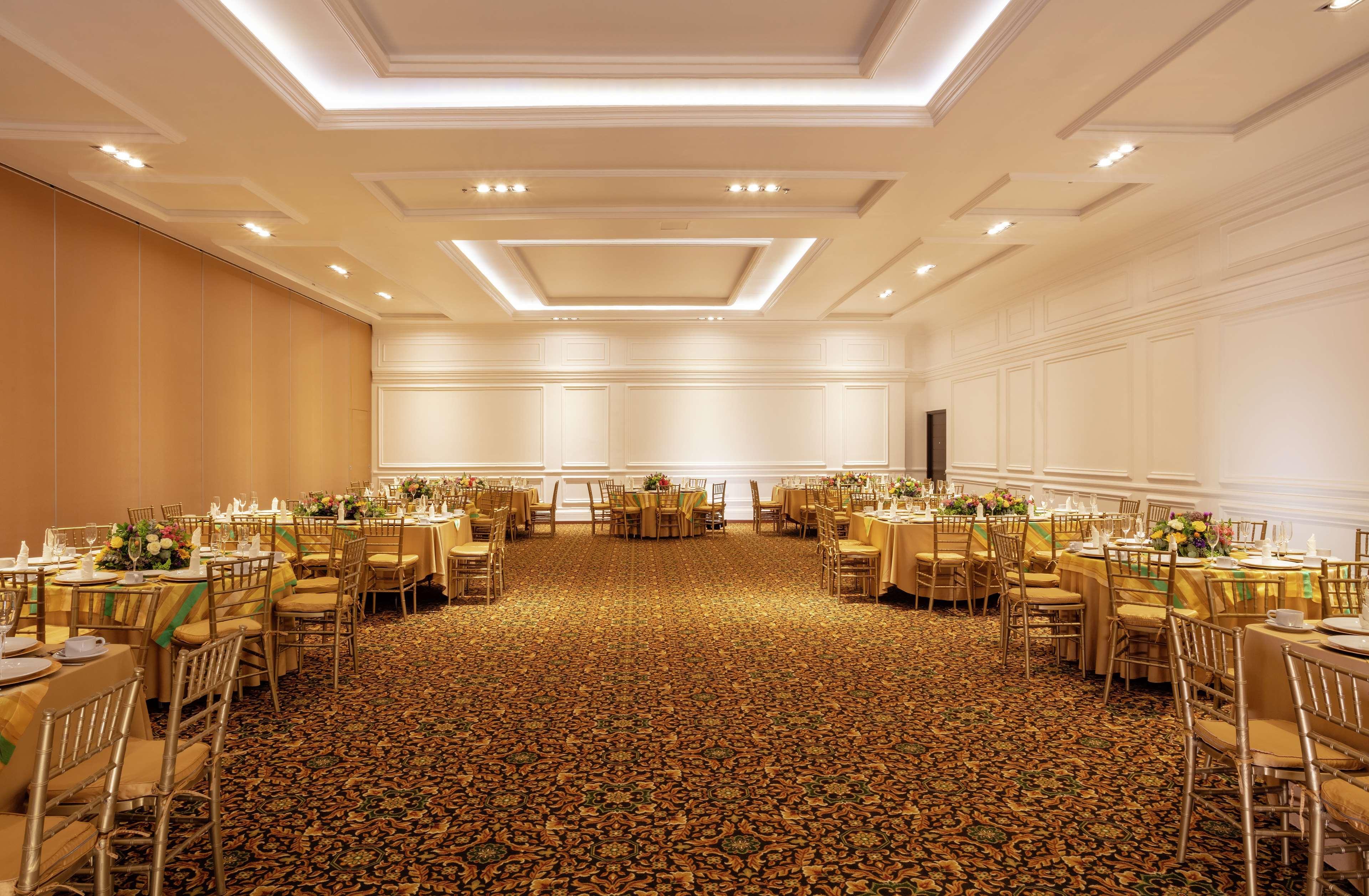 Doubletree By Hilton Toluca Hotel Buitenkant foto