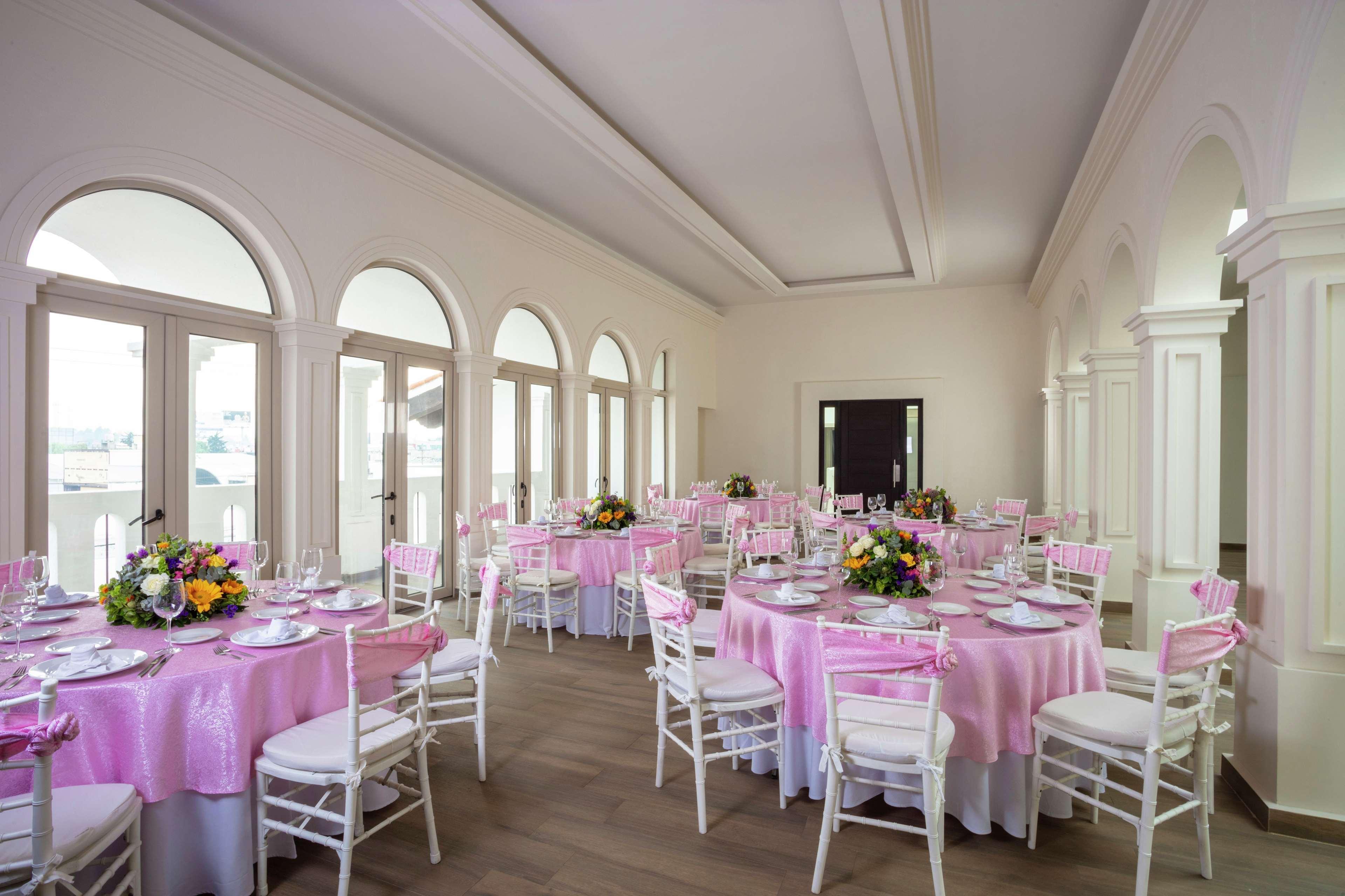 Doubletree By Hilton Toluca Hotel Buitenkant foto