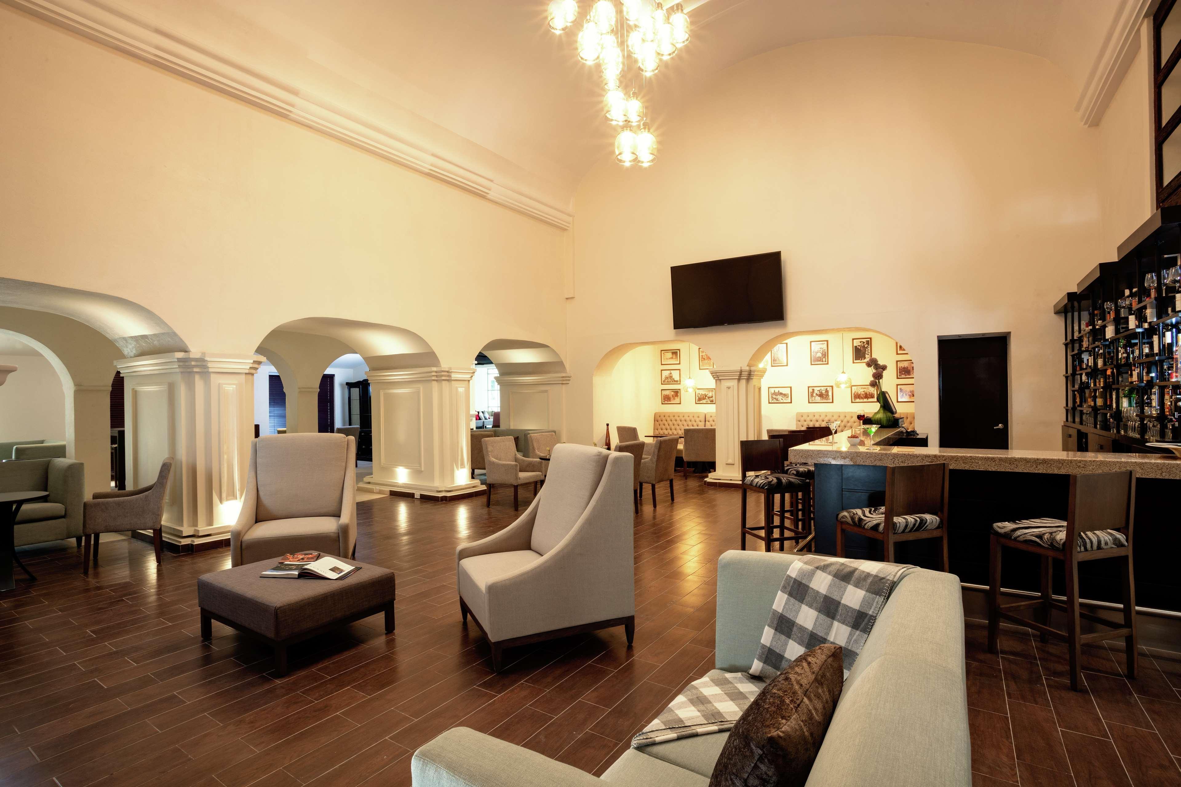 Doubletree By Hilton Toluca Hotel Buitenkant foto