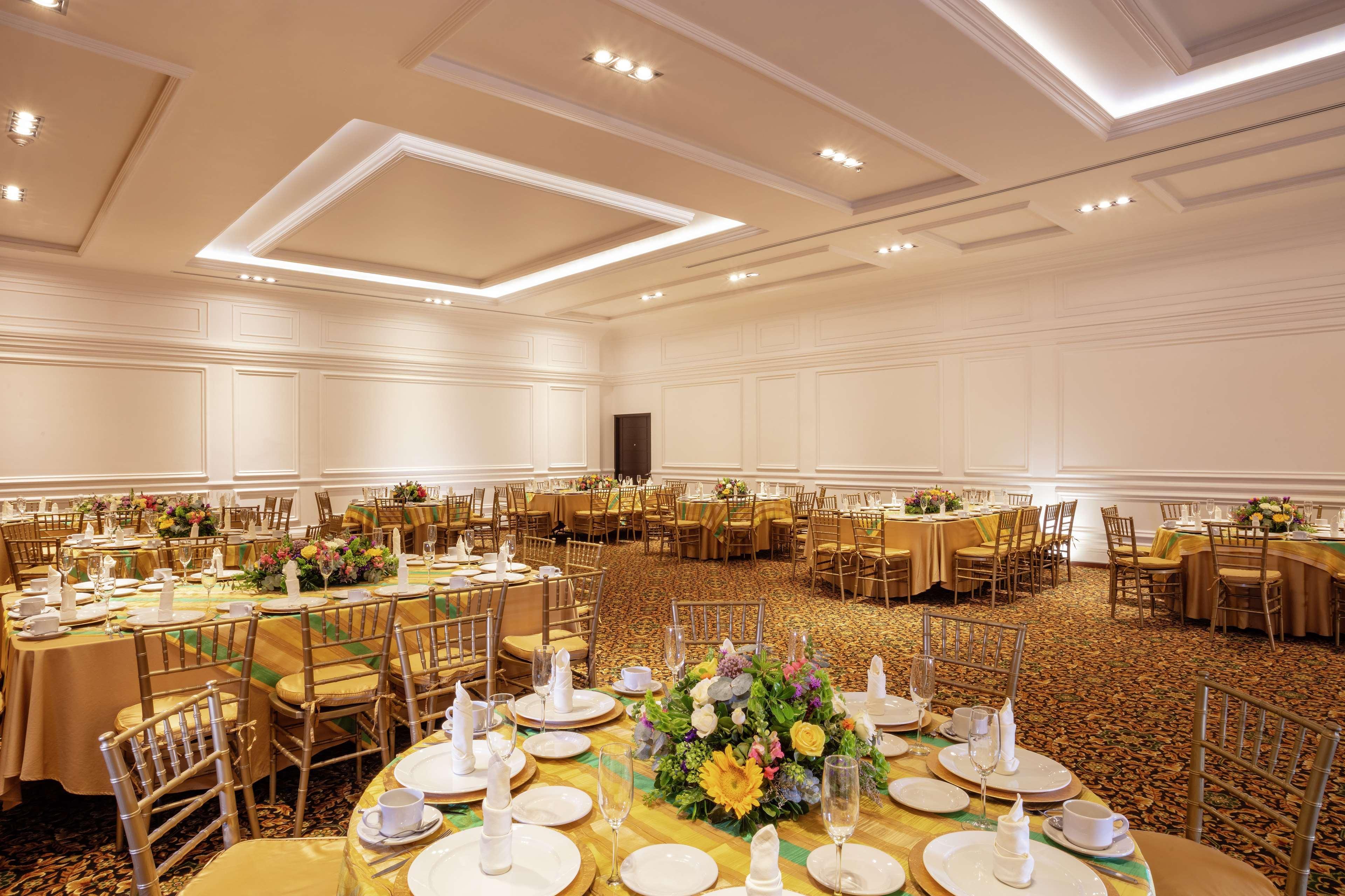 Doubletree By Hilton Toluca Hotel Buitenkant foto