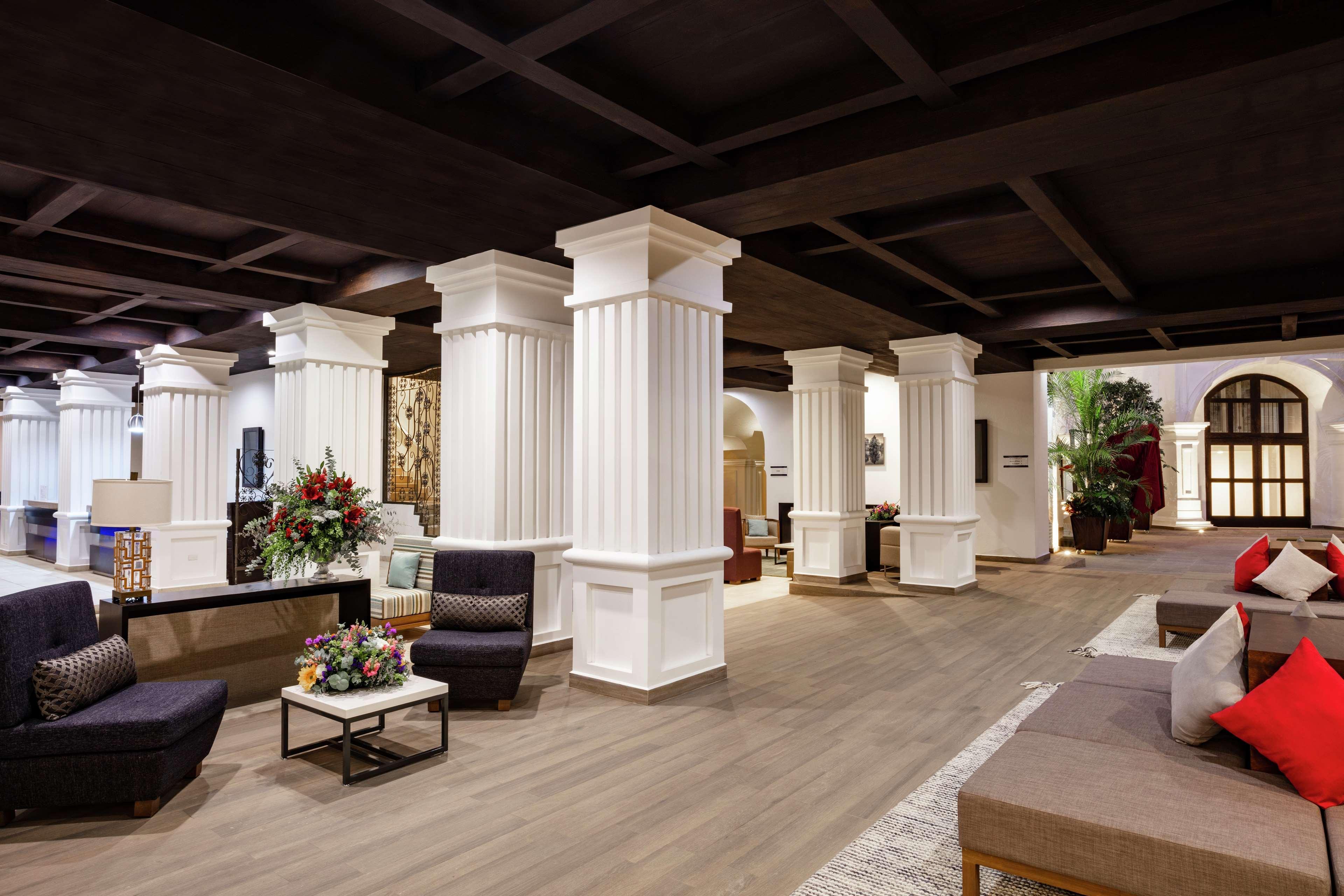 Doubletree By Hilton Toluca Hotel Buitenkant foto