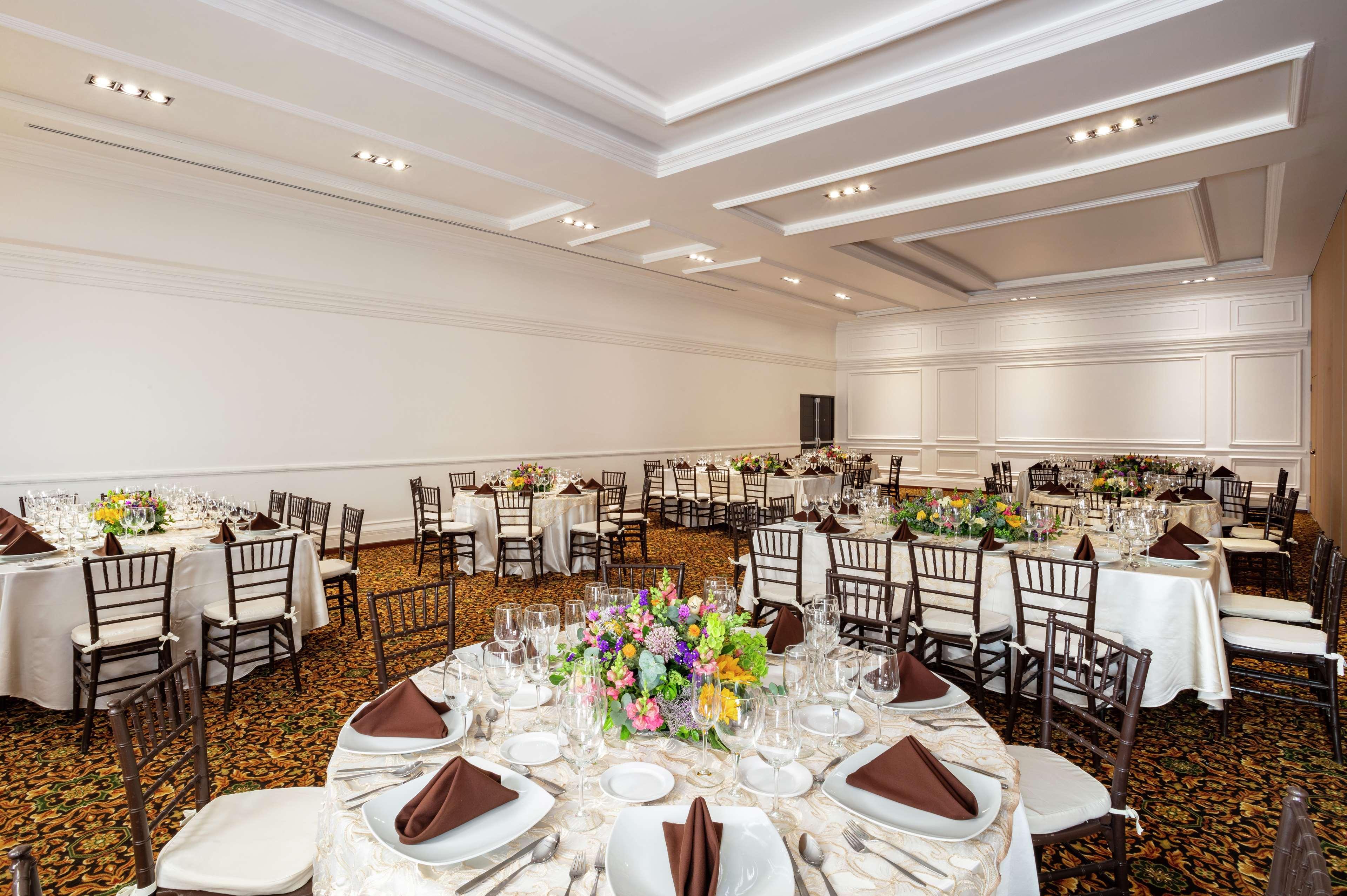 Doubletree By Hilton Toluca Hotel Buitenkant foto
