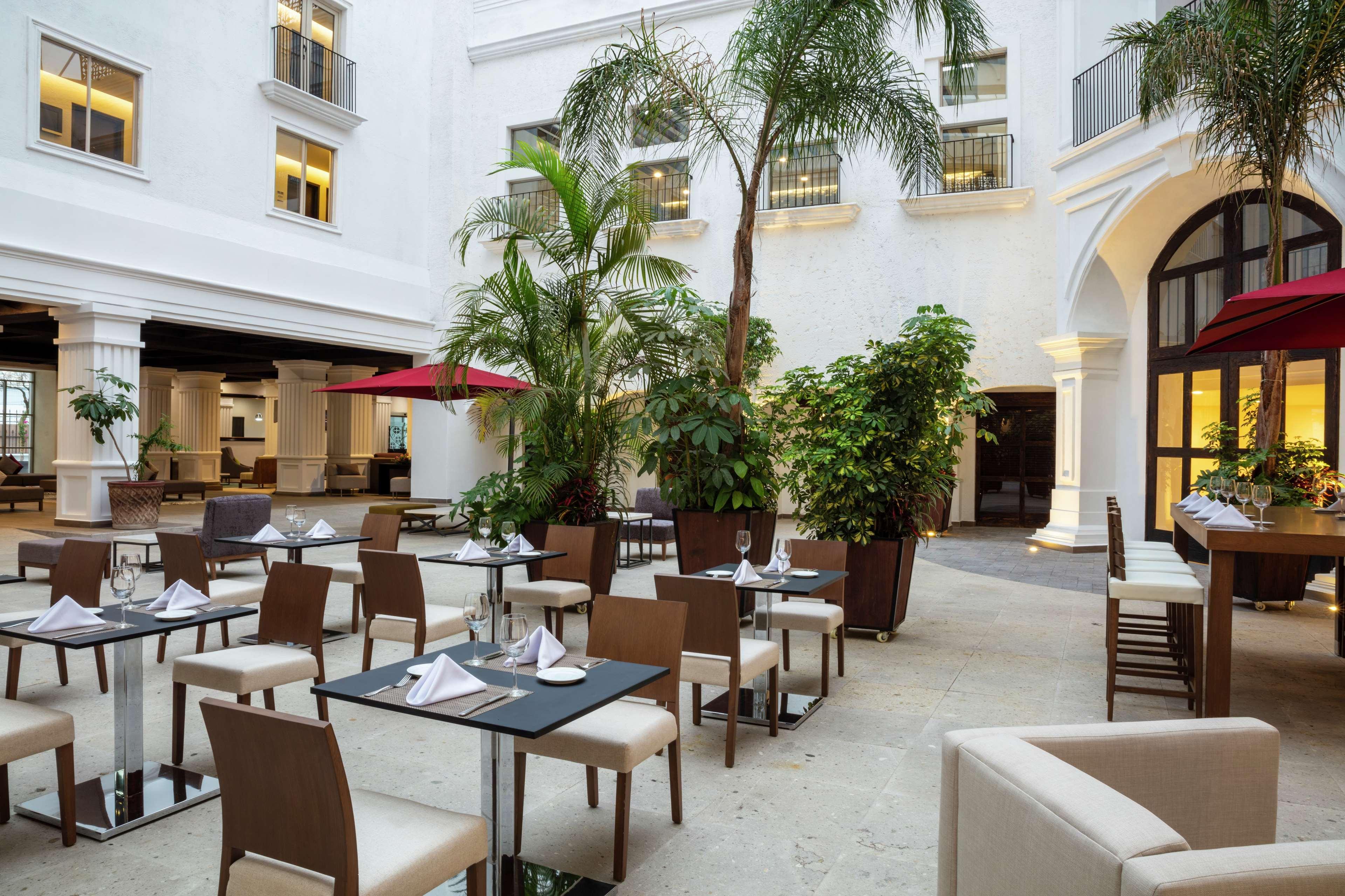 Doubletree By Hilton Toluca Hotel Buitenkant foto