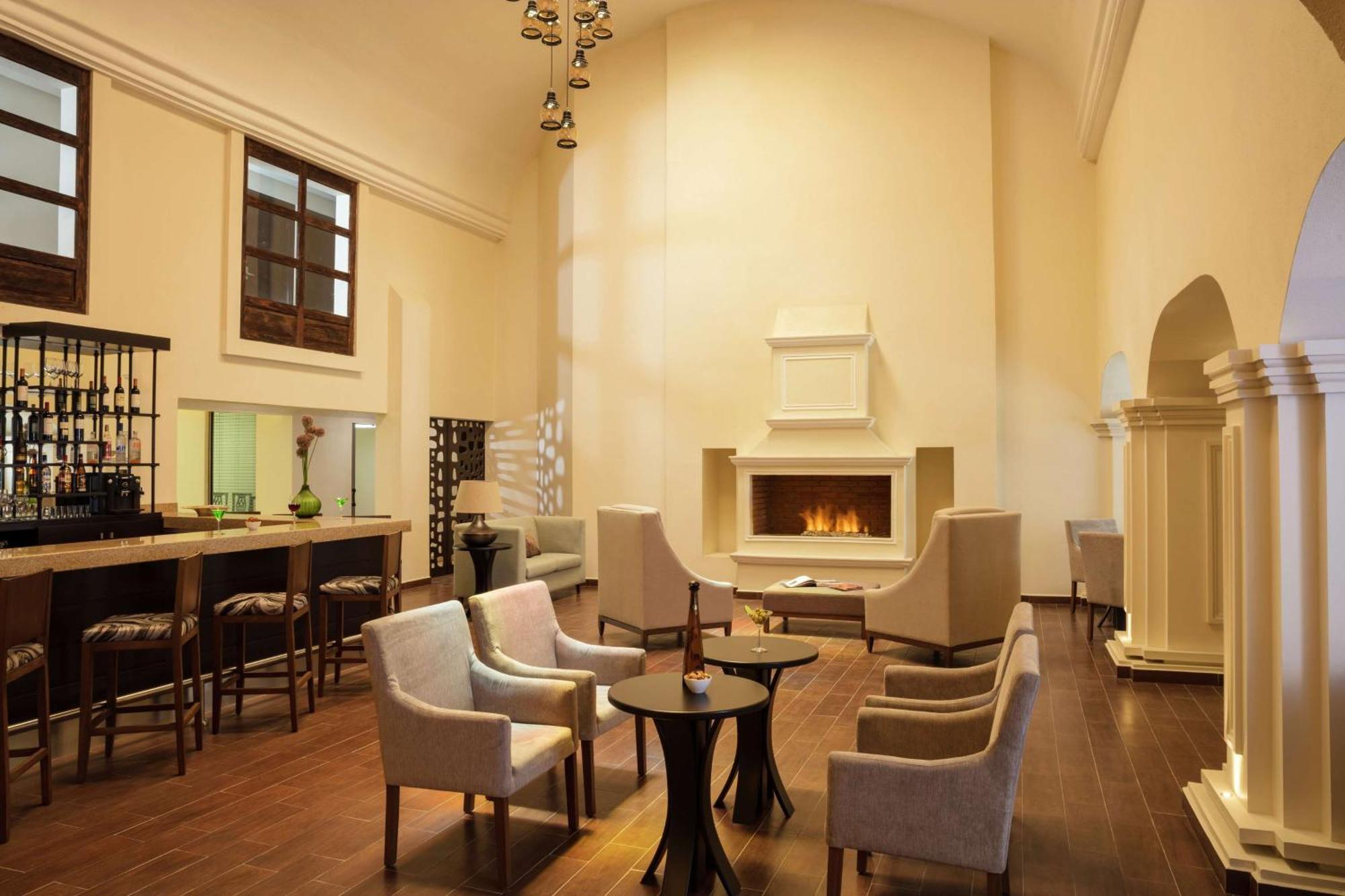 Doubletree By Hilton Toluca Hotel Buitenkant foto