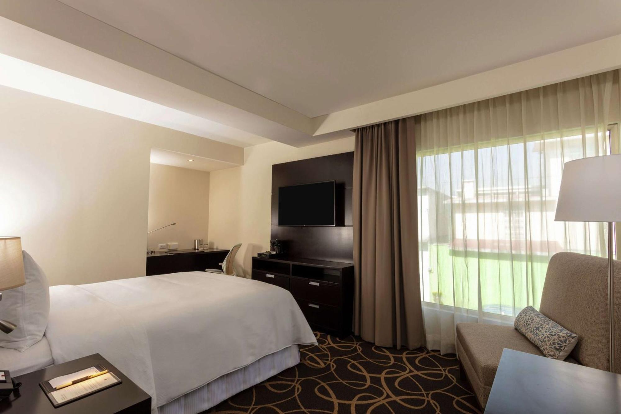 Doubletree By Hilton Toluca Hotel Buitenkant foto