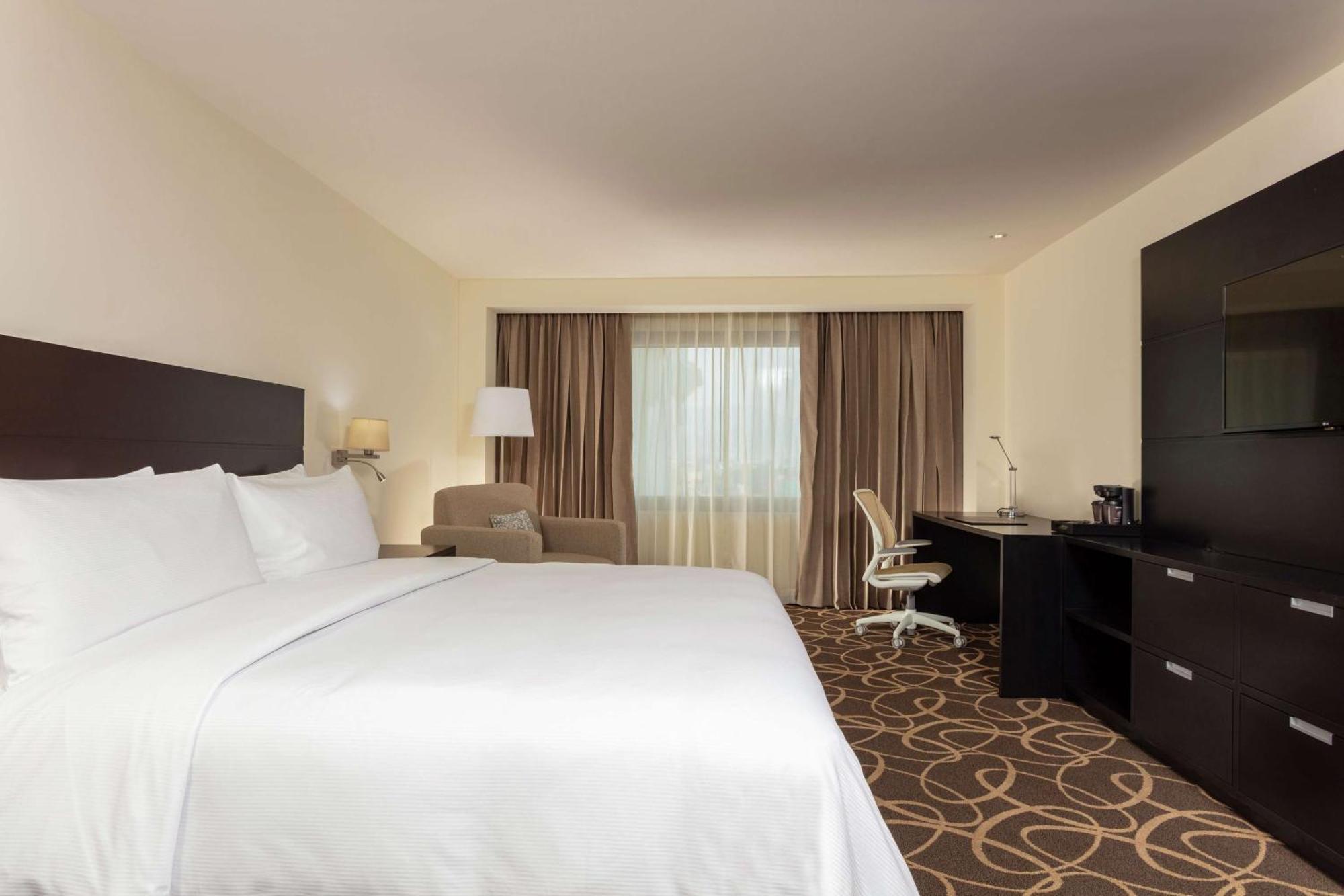 Doubletree By Hilton Toluca Hotel Buitenkant foto