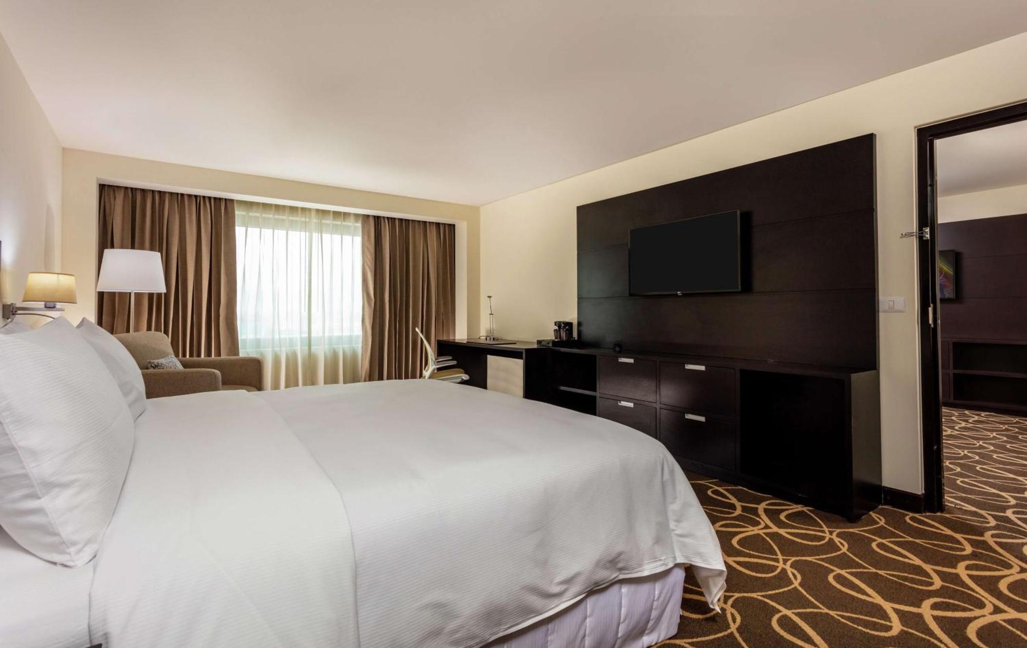 Doubletree By Hilton Toluca Hotel Buitenkant foto
